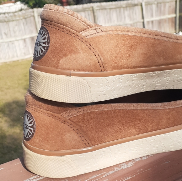 UGG suade slip ons sz 6 1/2 women - Picture 8 of 12